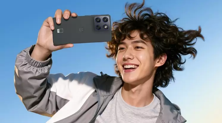 联想moto X70 Air发布，5.99mm超薄机身支持插卡！