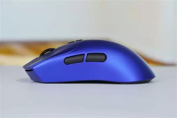 质感金属漆涂装！雷柏VT7二代系列鼠标图赏