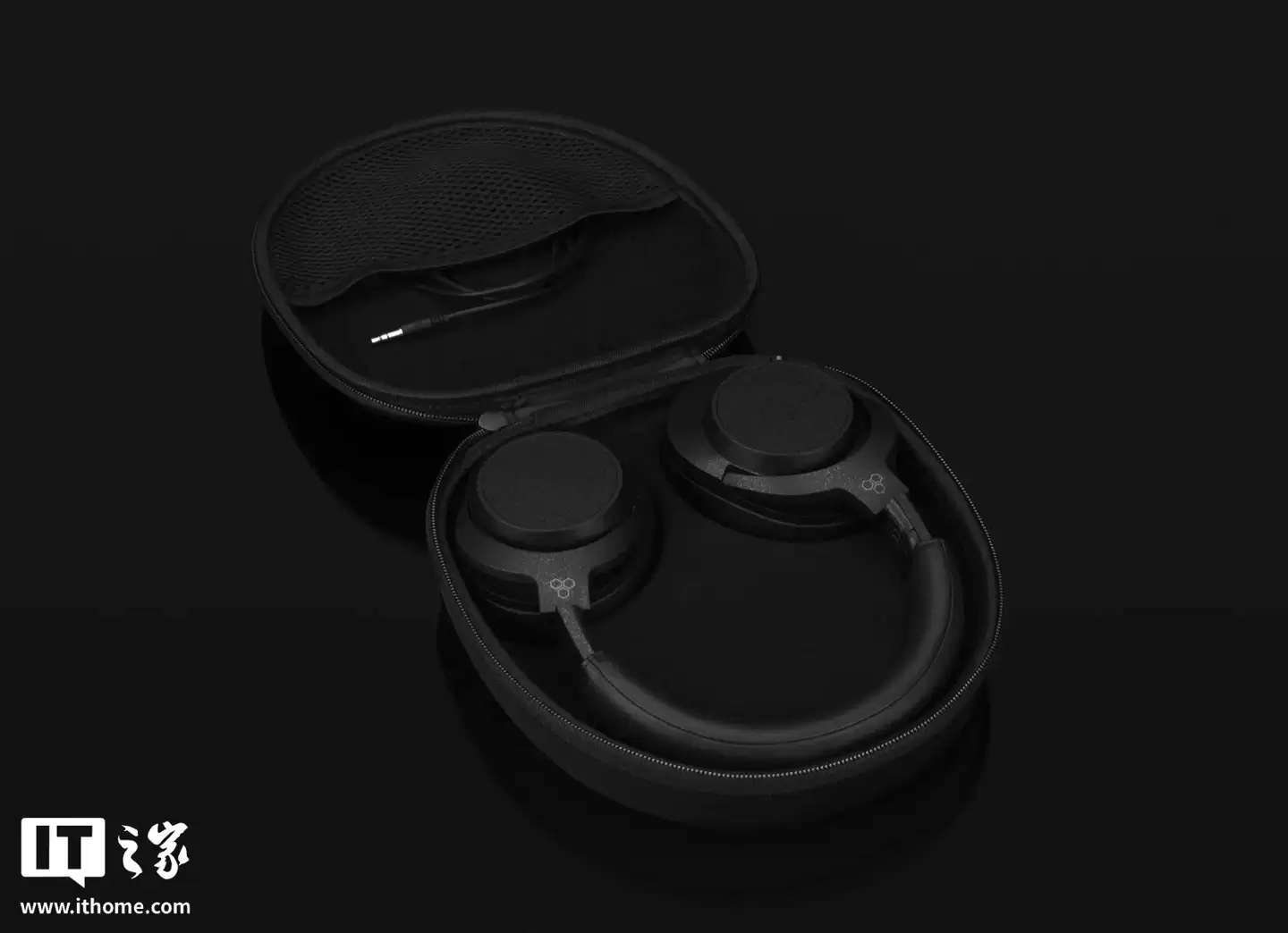 Final 推出 UX5000 头戴式无线耳机：支持 LDAC 无损编码、主动降噪，内置高通 QCC3095 方案