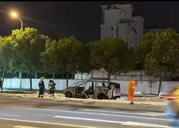 原因公布！理想汽车官方回应上海MEGA起火事件