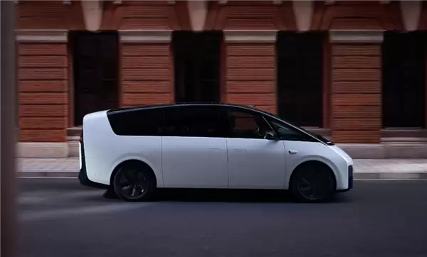 理想高管：此前交付的140万台理想汽车从未因本身原因自燃 这次大意了