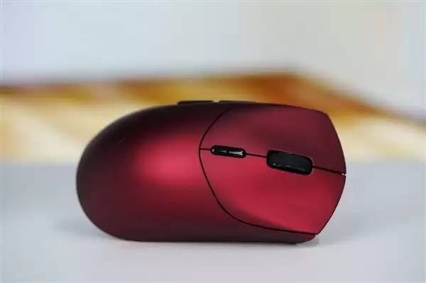 质感金属漆涂装！雷柏VT7二代系列鼠标图赏