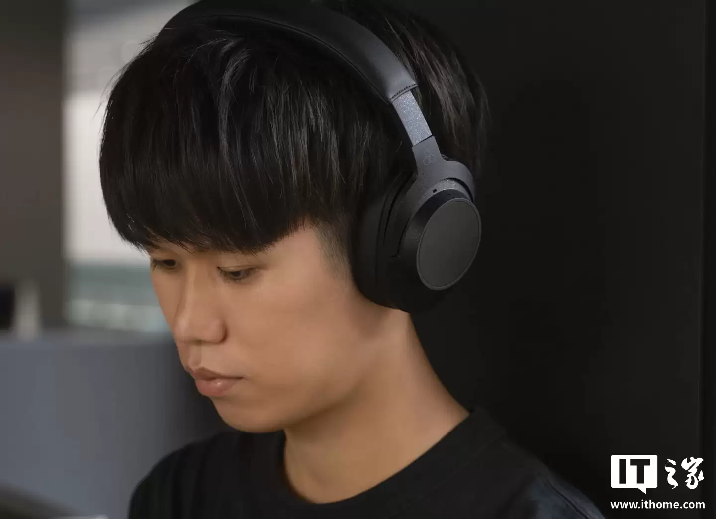 Final 推出 UX5000 头戴式无线耳机：支持 LDAC 无损编码、主动降噪，内置高通 QCC3095 方案