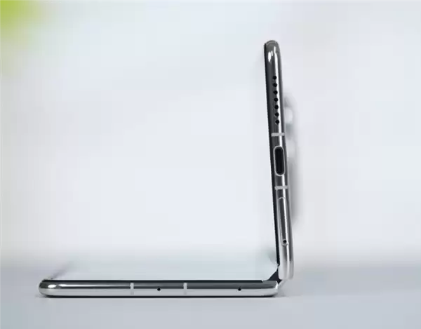 史上最薄Mate!华为Mate 70 Air即将发布:超薄Type-C接口、大R角四曲屏