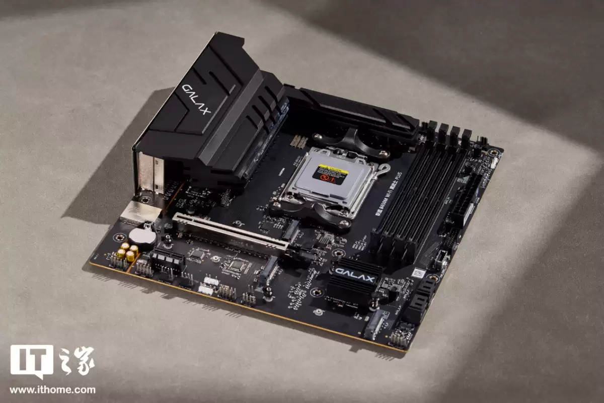 【IT之家开箱】影驰联盟B650M Wi-Fi 黑武士 PLUS主板图赏：硬核「黑武士」再临