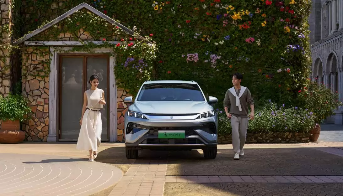 9.98万起，2026款宋LDM-i上市，纯电续航高达200km，标配云辇C！