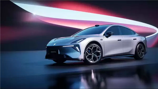 深蓝 L06全球首搭3nm座舱芯 邓承浩:汽车芯片要求已远超手机