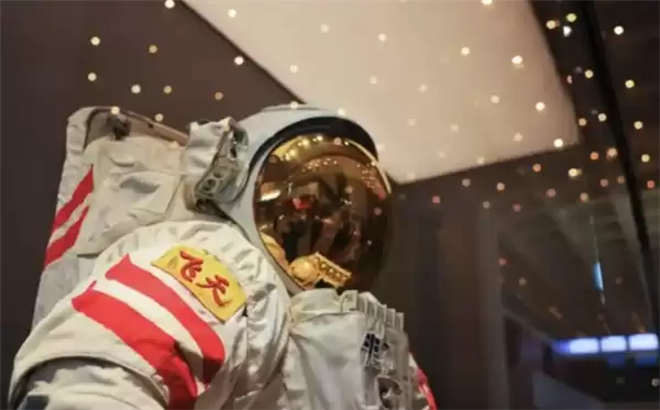 有1套舱外服即将“退休” 在轨使用已超20次