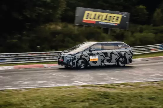 小鹏X9全球测试引热议 伪装车衣或推模型版