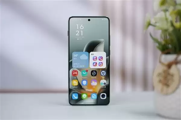 联想发布极致轻薄moto X70 Air，2399元起售