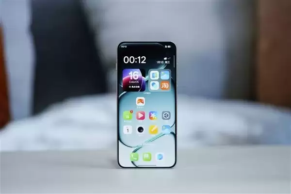 一加Ace 6发布：165Hz直屏+骁龙8至尊版，2599元起