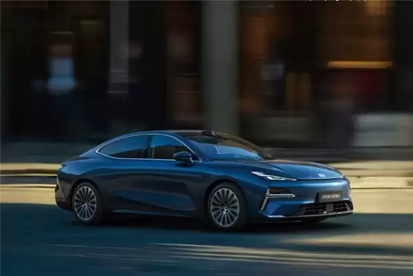 吉利汽车10月销量创新高，新能源渗透率达58%