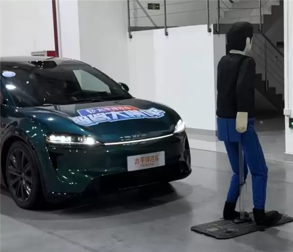 魔鬼湿滑路面AEB测试:6款热门车均翻车 华为系智界成唯一过关车型