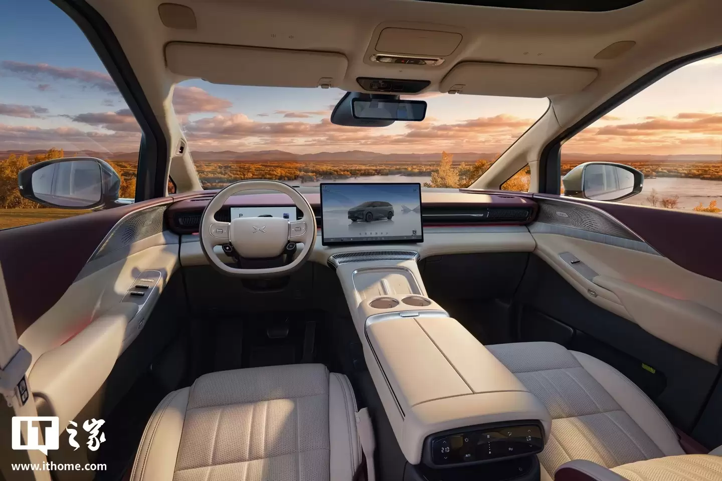小鹏 X9 超级增程车型全球首发「三排电动三折叠」，座椅支持四六分纯平放倒