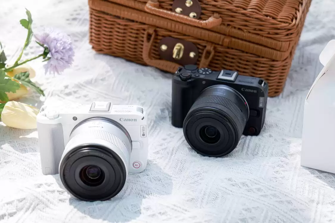 极简美学加冕：佳能R50V领衔5款微单颜值与创作实力深度横评