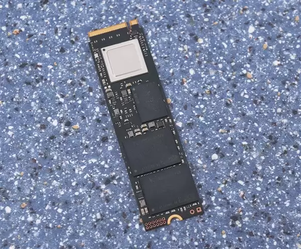 金士顿FURY叛逆者G5 PCIe 5.0 SSD新增8TB：极速14.8GB/s、至少7000元