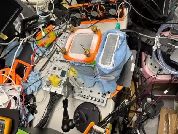 DDR5超频世界纪录刷新!成功达到13034MT/s