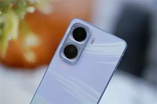 同档唯一2K LTPO屏!iQOO Neo11图赏