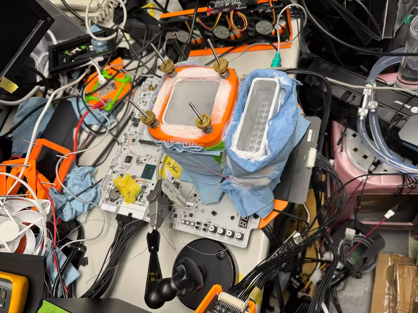 超频专家Hicookie创DDR5内存世界纪录，速率突破13034 MT/s