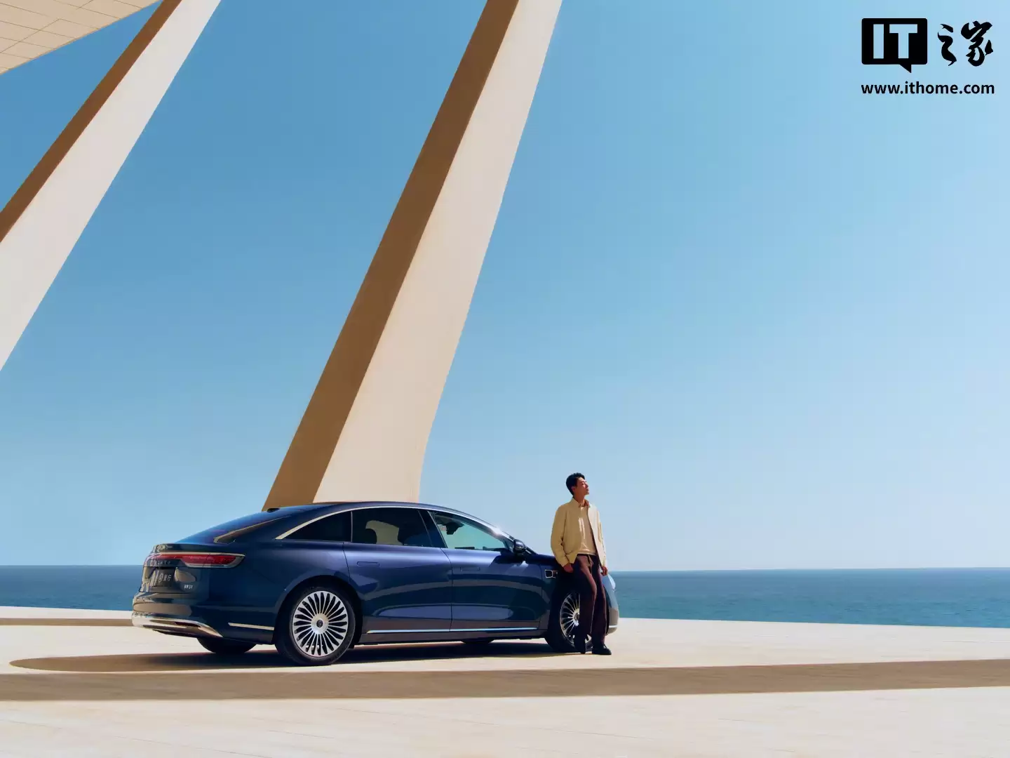 鸿蒙智行新款享界S9“全景智慧旗舰轿车”官宣即将开启预订，本月上市