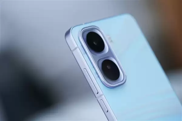 同档唯一2K LTPO屏!iQOO Neo11图赏