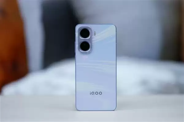 同档唯一2K LTPO屏!iQOO Neo11图赏