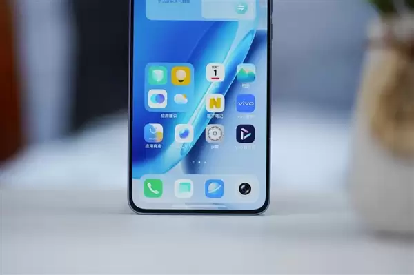 同档唯一2K LTPO屏!iQOO Neo11图赏