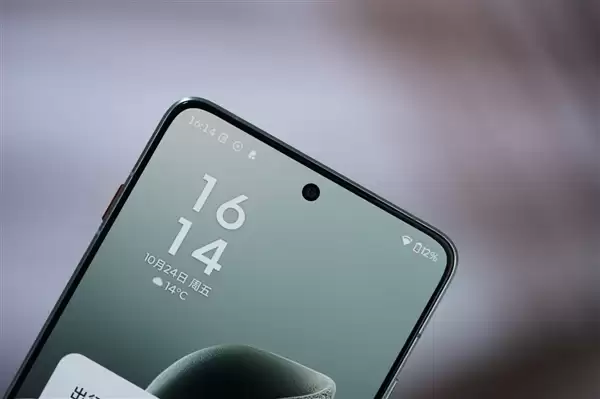 5.99mm超薄机身！联想moto X70 Air图赏