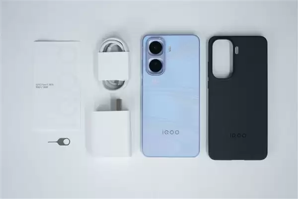 同档唯一2K LTPO屏!iQOO Neo11图赏