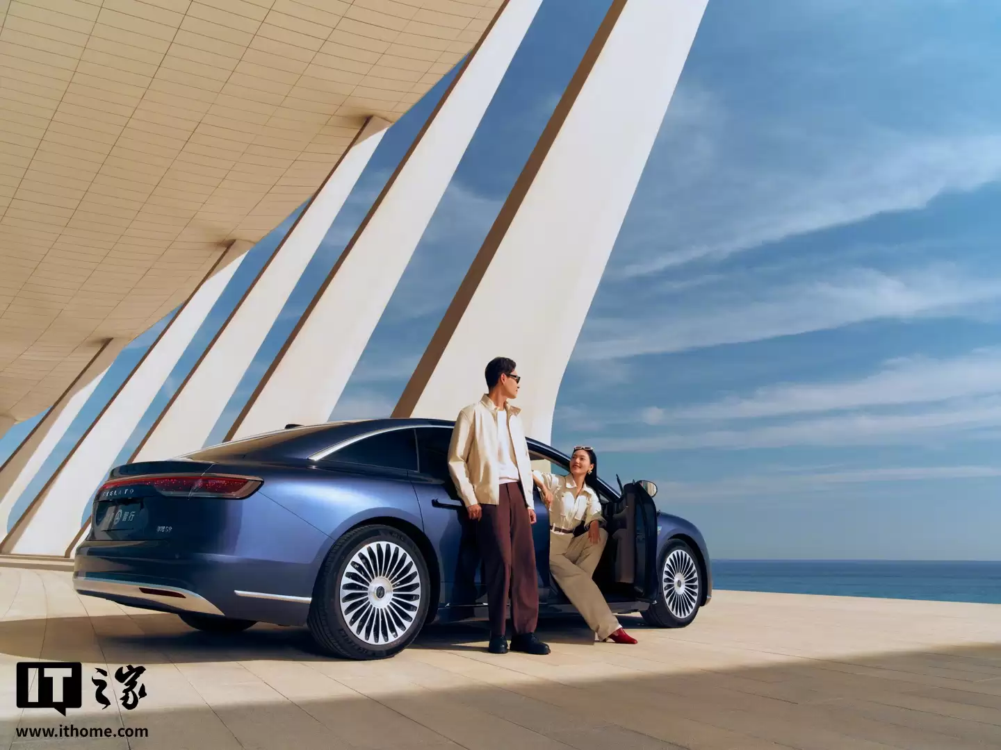 鸿蒙智行新款享界S9“全景智慧旗舰轿车”官宣即将开启预订，本月上市