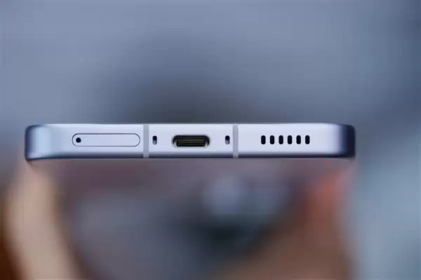 同档唯一2K LTPO屏!iQOO Neo11图赏