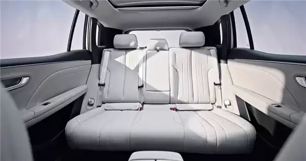 12.68万、一升油发3.73度电！广汽埃安首款增程车i60预售