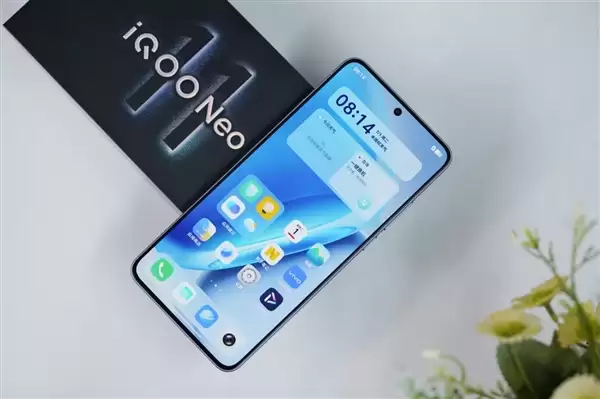 同档唯一2K LTPO屏!iQOO Neo11图赏