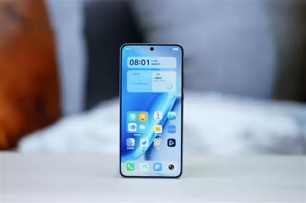 同档唯一2K LTPO屏!iQOO Neo11图赏