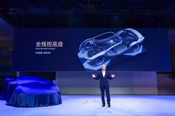 比亞迪再發個性化跑車!雙門軟頂敞篷版騰勢Z實車首曝