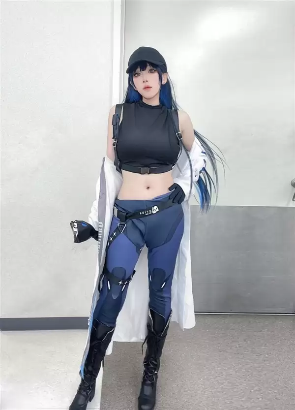 日本性感小姐姐Cos尼尔2B：非常吸睛