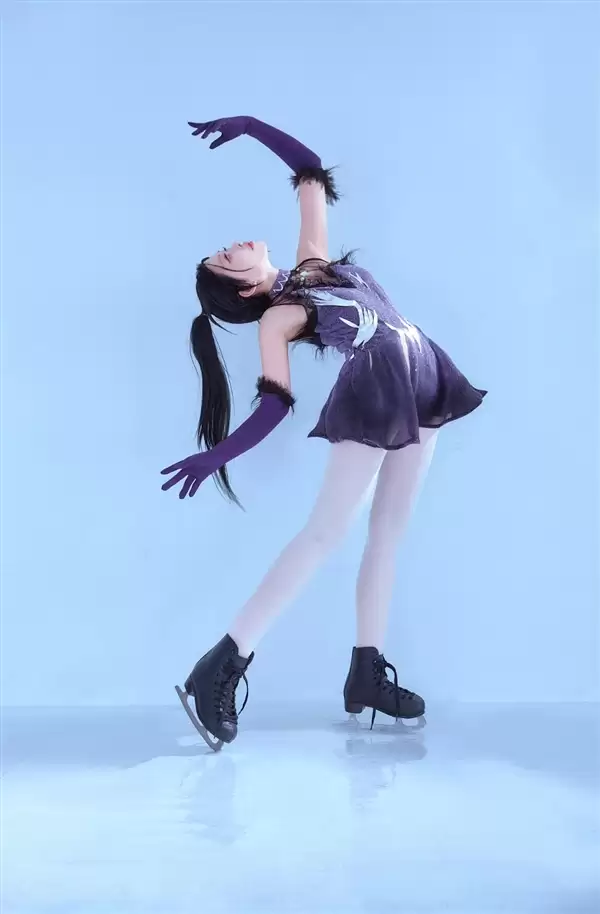 日本性感小姐姐Cos尼尔2B：非常吸睛