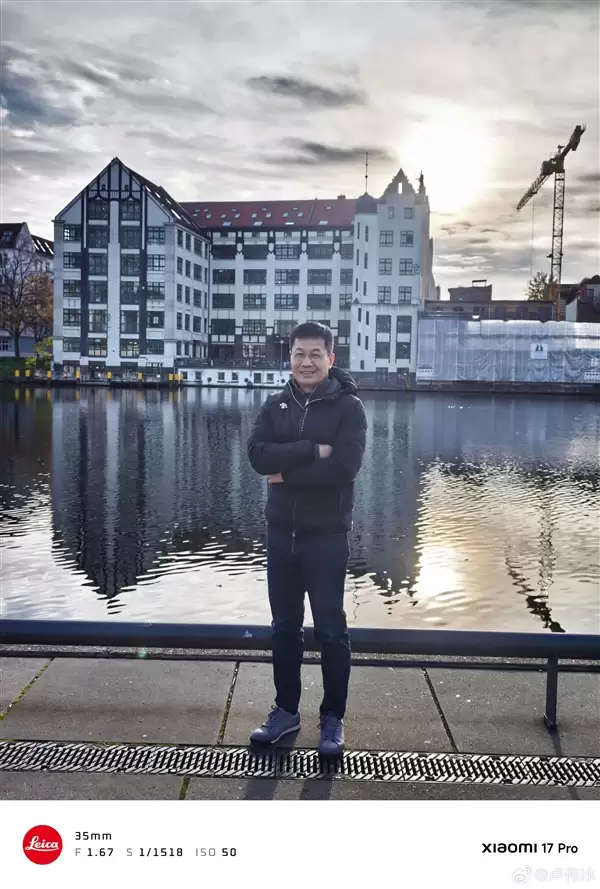 卢伟冰海外出差:顺道测试小米17 Pro Max的逆光之王效果