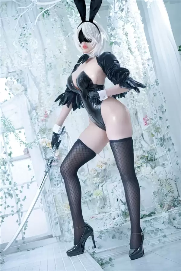 日本性感小姐姐Cos尼尔2B：非常吸睛