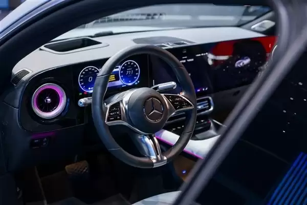 直言“不是杂牌电动车” 全新纯电奔驰CLA上市：24.9万起