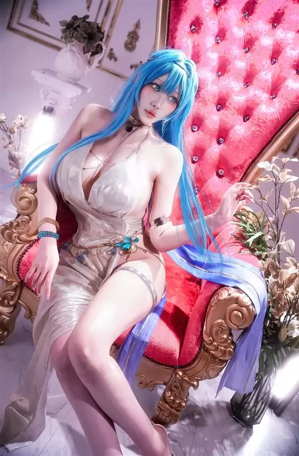 日本性感小姐姐Cos尼尔2B：非常吸睛