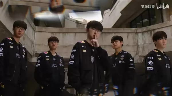 场上唯一的中国人！《英雄联盟》25年S赛决赛开幕式宣传片发布