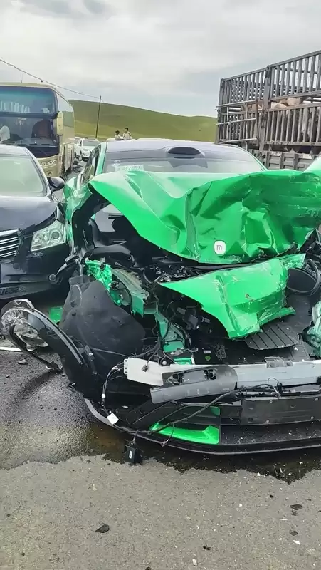 雷军回应小米YU7全网首拆视频：欢迎同行和专家指点