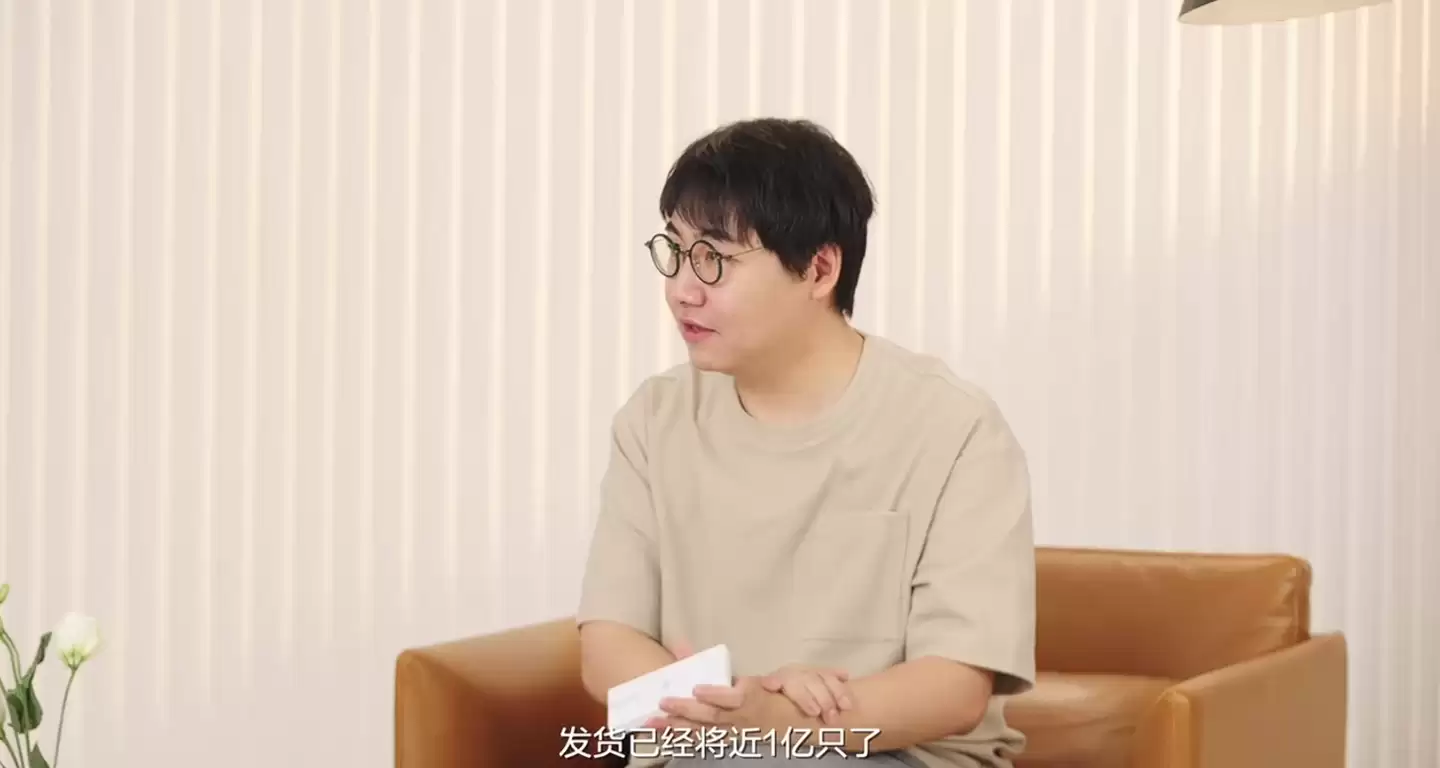 “金牌客服”李小龙：华为历史上充电宝从没召回过，新品自带线移动电源电芯发货近 1 亿只