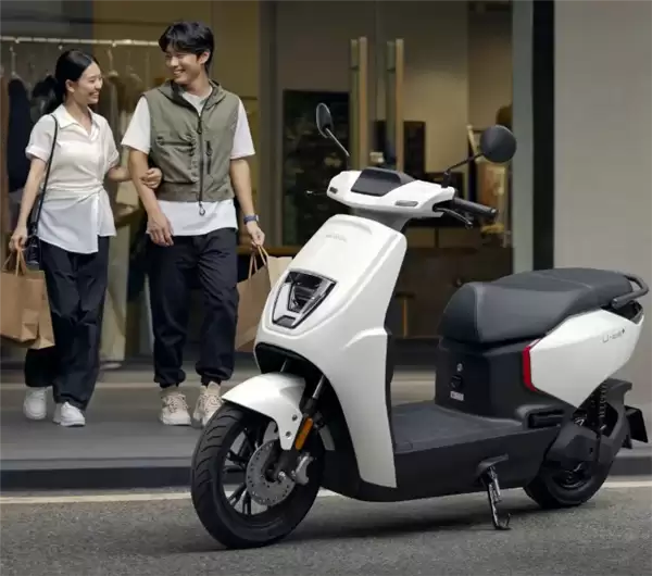 五羊本田U-be+电动摩托上市，双版本售5399元