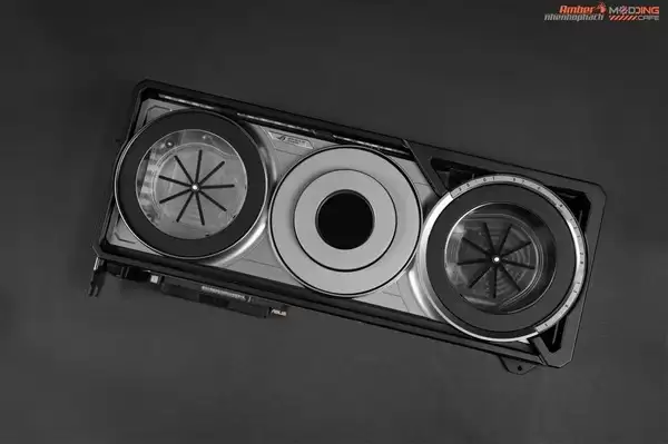 越南玩家改装ROG显卡实现全内置水冷