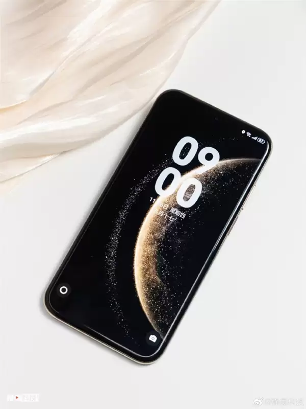 4199元起！华为Mate 70 Air图赏抢先看：金丝银锦配色很抢眼 一眼高端