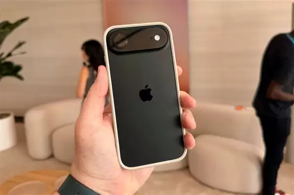 设计看齐iPhone Air!荣耀500来了:爆款预定