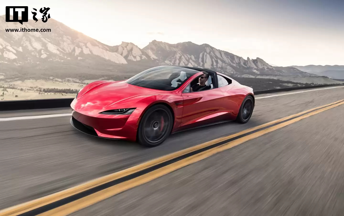 消息称特斯拉已在今年夏天重启Roadster纯电超跑开发工程,距离量产还有两三年