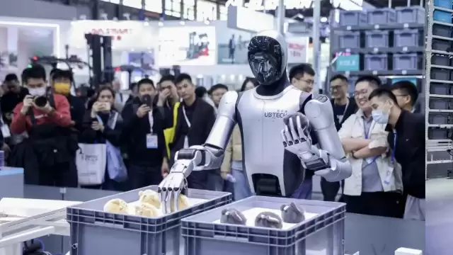 优必选焦继超：人形机器人进入家庭场景至少还要 8-10 年左右